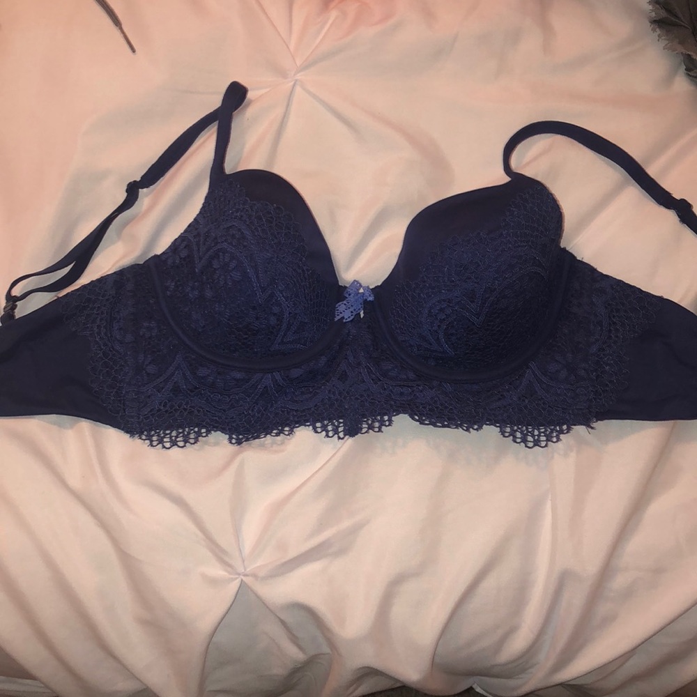 Navy Victoria Secret lacy bra
